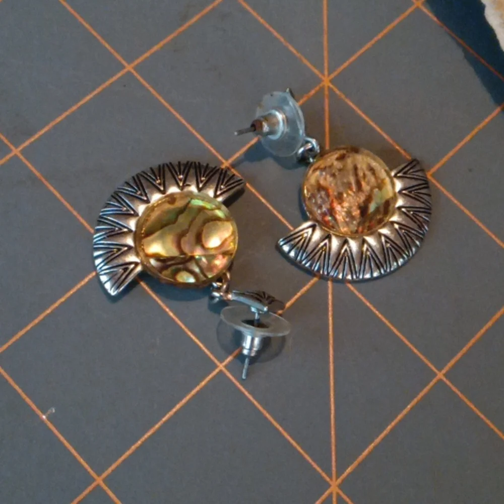 Silver earring - Picture 2 of 2